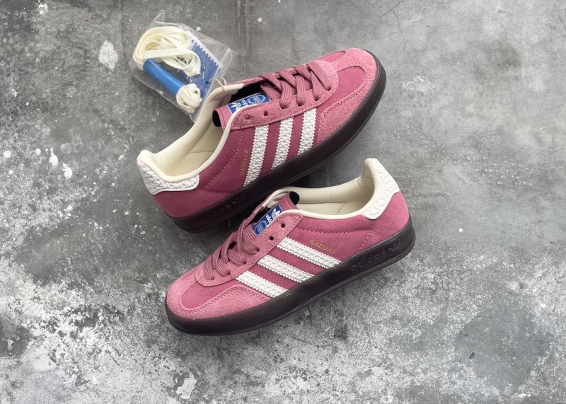 Adidas Sneakers